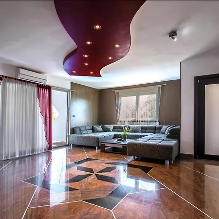 Filip - Private Pool & Gym * Pula