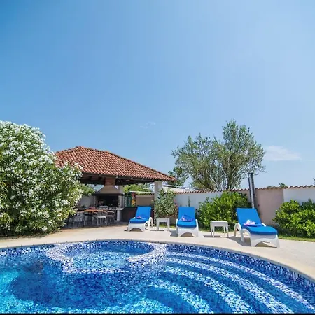 Filip - Private Pool & Gym * Pula