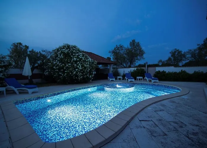 Filip - Private Pool & Gym Vila