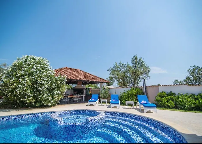 Filip - Private Pool & Gym * Pula