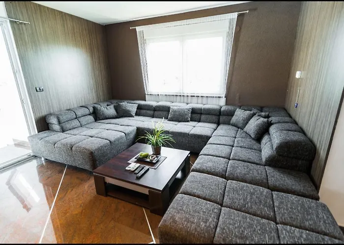 Filip - Private Pool & Gym Vila Pula