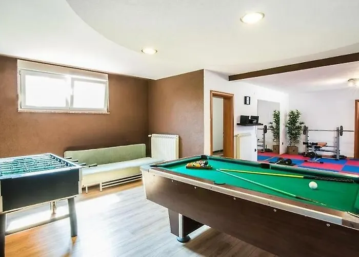 Filip - Private Pool & Gym Vila Pula