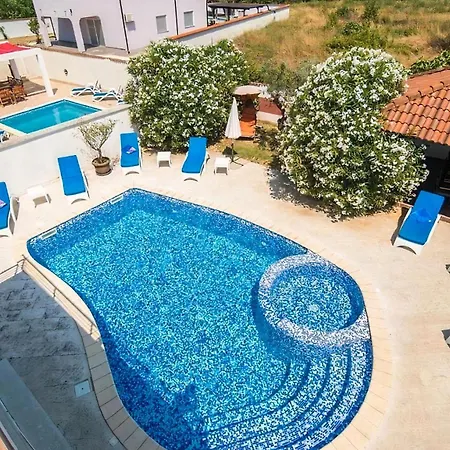Βίλα Filip - Private Pool & Gym