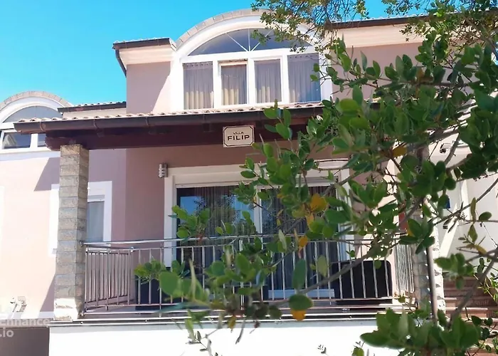 Filip - Private Pool & Gym