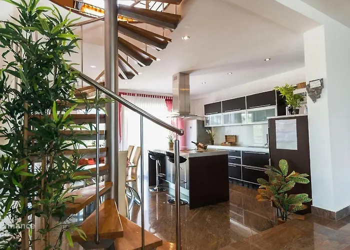 Filip - Private Pool & Gym