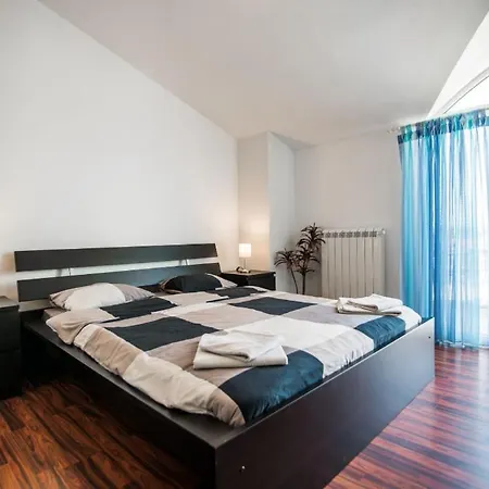 Filip - Private Pool & Gym 풀라