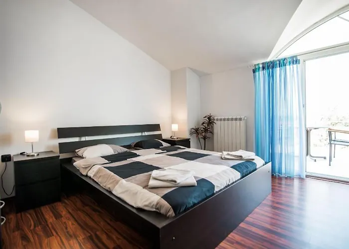 Filip - Private Pool & Gym Póla