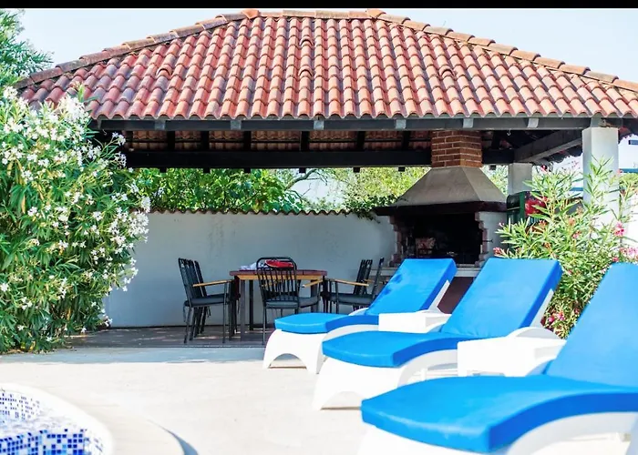 Filip - Private Pool & Gym Villa *